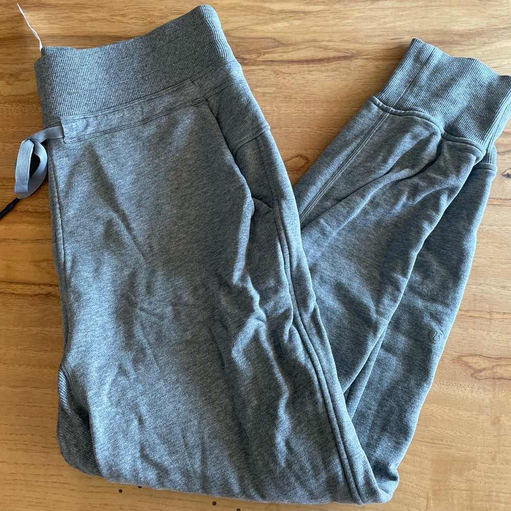 Light grey lululemon sweatpants in size 8 with pockets